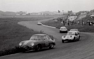 1961-world-cup-zandvoort-marcos-xylon-van-john-sutton-nr-4-en-22-evert-jan-groen-porsche-1600